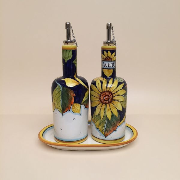 Set of 2 oil and vinegar bottles, cm.20h with tray